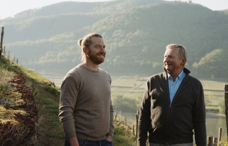Franz Hirtzberger Junior & Senior Franz Hirtzberger Junior und Senior in einem ihrer Weingärten