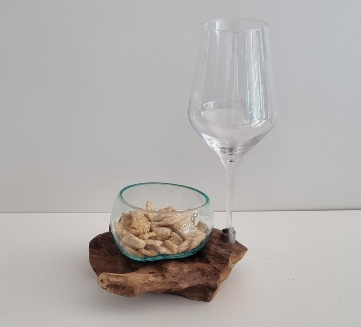Spirit Holz mit Snack Glasschale inkl. 1 Stk. Weißweinglas Spirit Holz mit Snack Glasschale inkl. 1 Stk. Weißweinglas